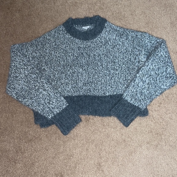Garage Geneva Cropped Sweater in Gray Marled - Picture 4 of 8